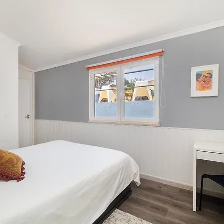 Casa de Férias Whome Sea Breeze House With Pool & Bbq In Ericeira Santo Isidoro