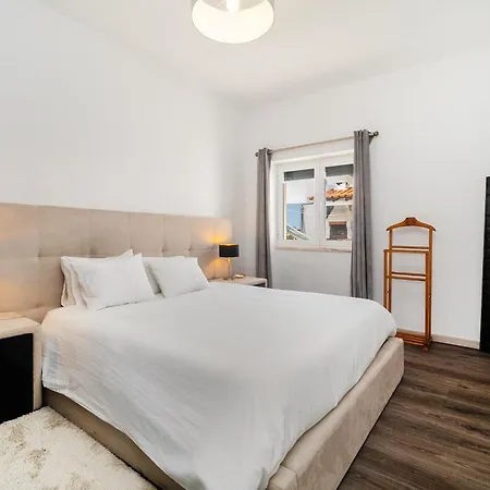 Whome Sea Breeze House With Pool & Bbq In Ericeira