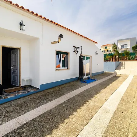 Whome Sea Breeze House With Pool & Bbq In Ericeira