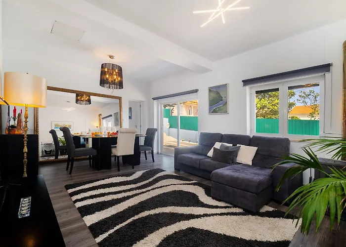 Whome Sea Breeze House With Pool & Bbq In Ericeira Hébergement de vacances