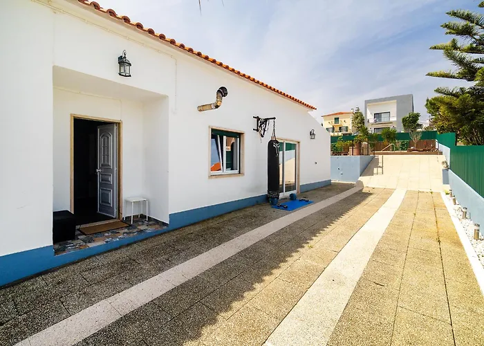 Whome Sea Breeze House With Pool & Bbq In Ericeira